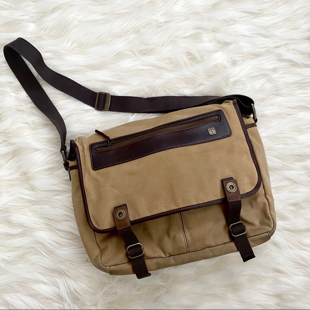 TUMI T-Tech Essential Gear Messenger Bag